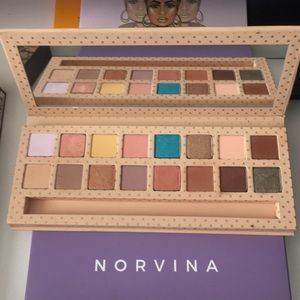 Kylie Cosmetics Take Me On Vacation Palette 🎨